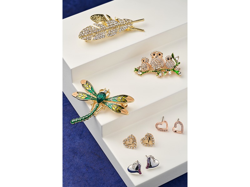 Indulgence Gold Blue Crystal Dragonfly Brooch